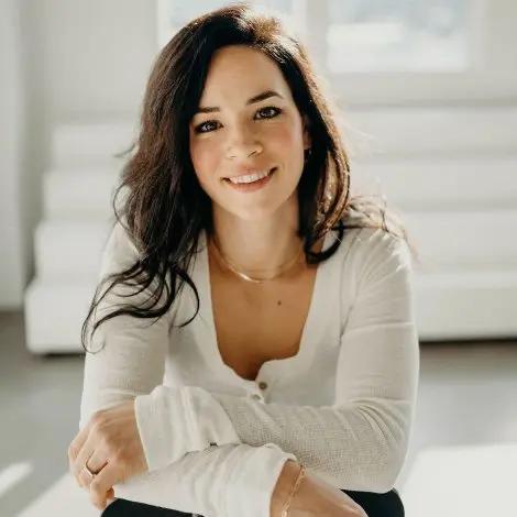 Kara Girod, Portland Oregon Licensed Real Estate Broker with MORE Realty